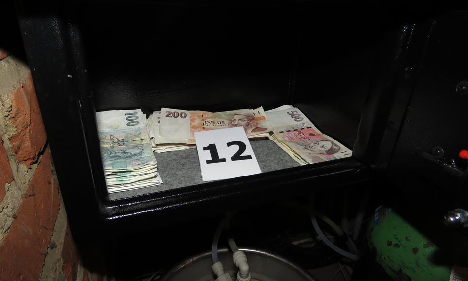 2020-2-11-1213AUTOMAT 1.JPG